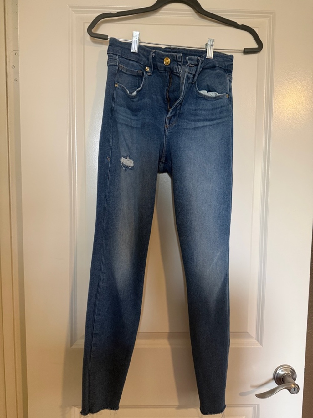 Good American Dark Blue Skinny Jeans with Subtle Distressing